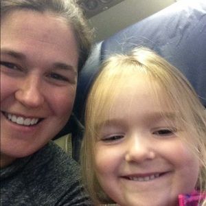 Meet your Posher, Caitlin